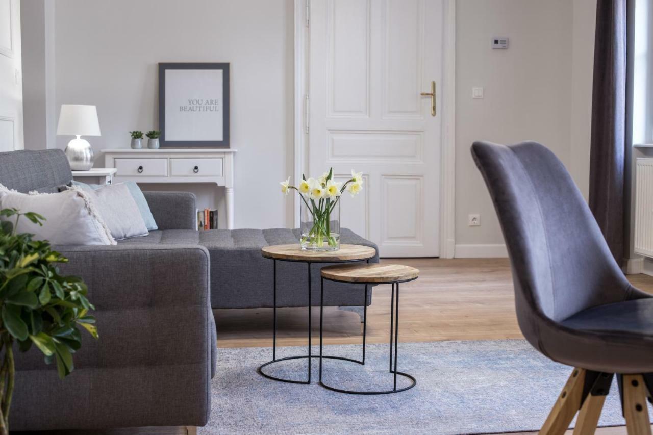 El Gusto Homes Town Шопрон Екстер'єр фото